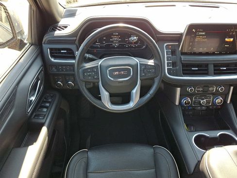 Used 2022 GMC Yukon SLT w/ SLT Luxury Package AWD/4WD image 13
