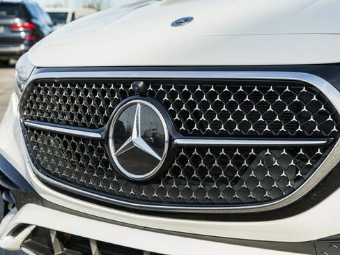 Certified 2025 Mercedes-Benz E 350 4MATIC Sedan image 12