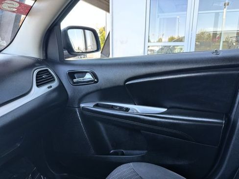 Used 2017 Dodge Journey Crossroad FWD image 29