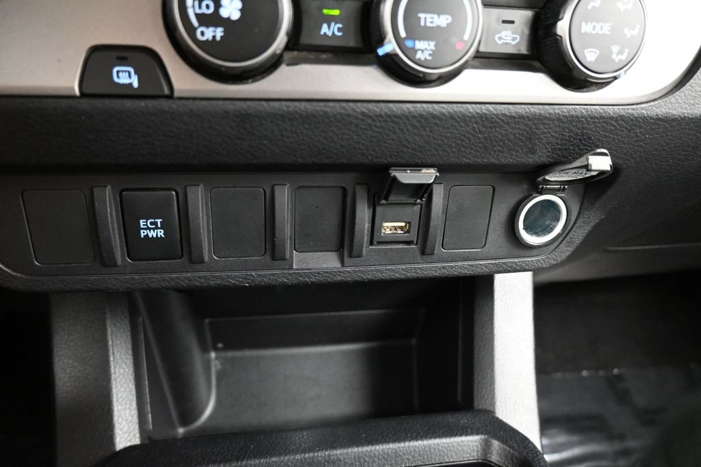 Used 2021 Toyota Tacoma SR5 w/ SR5 Appearance Package (SM) RWD image 25