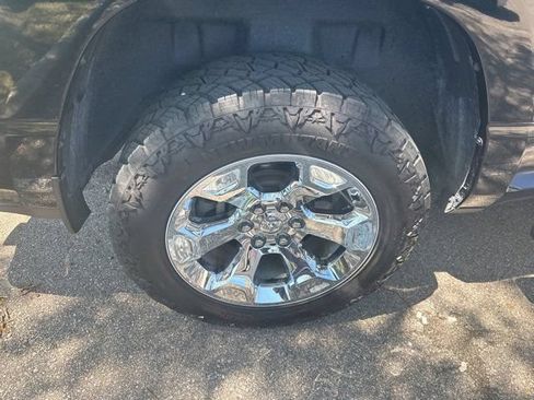 Used 2019 RAM 1500 Big Horn AWD/4WD image 9