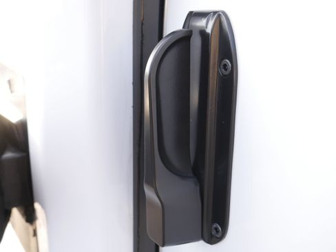 New 2025 Chevrolet Brightdrop 600 w/ Power Door Package image 15