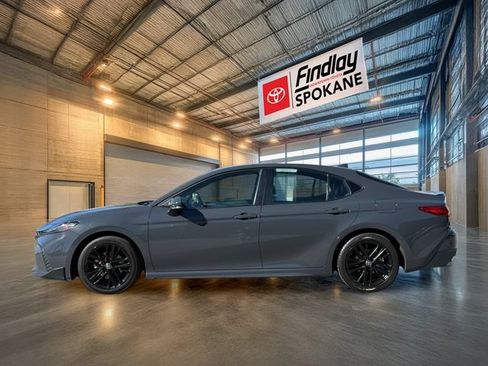 Certified 2025 Toyota Camry SE FWD image 3