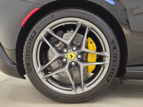 Used 2024 Ferrari Roma RWD image 7