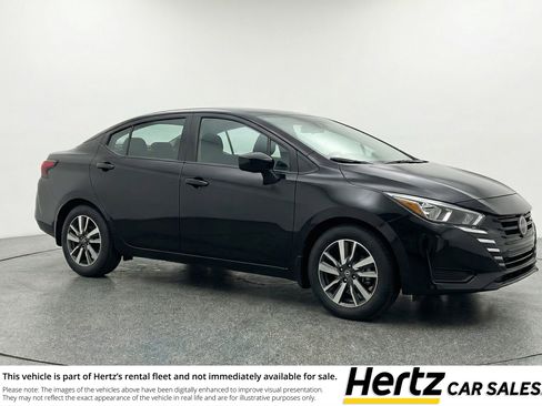 Used 2025 Nissan Versa SV image 1