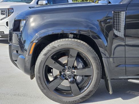 Used 2025 Land Rover Defender 90 X-Dynamic SE image 12