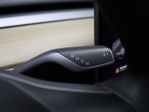 Used 2023 Tesla Model 3 Standard Range image 41