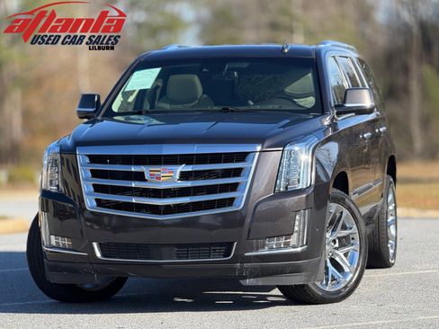 Used 2017 Cadillac Escalade Premium Luxury image 1