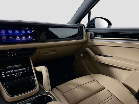 Used 2026 Porsche Cayenne image 26