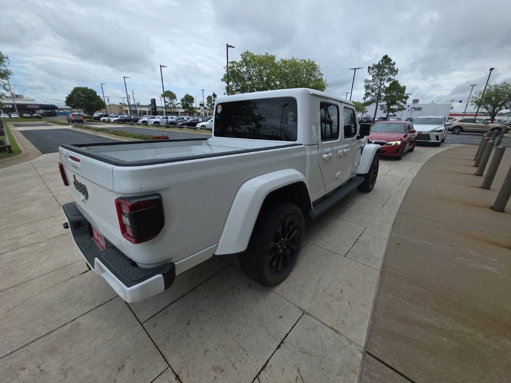 Used 2023 Jeep Gladiator Overland AWD/4WD image 6