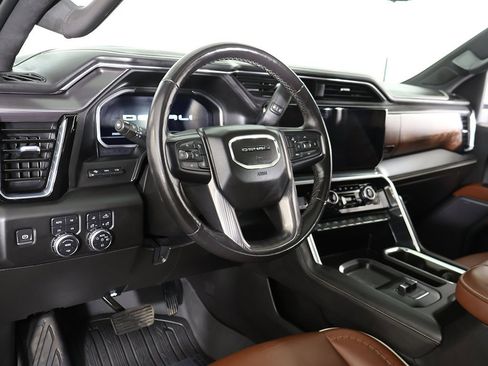 Used 2024 GMC Sierra 3500 Denali Ultimate image 32