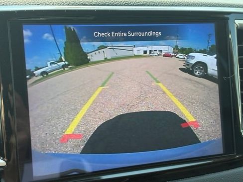 Used 2024 Chrysler Pacifica Touring-L FWD image 14