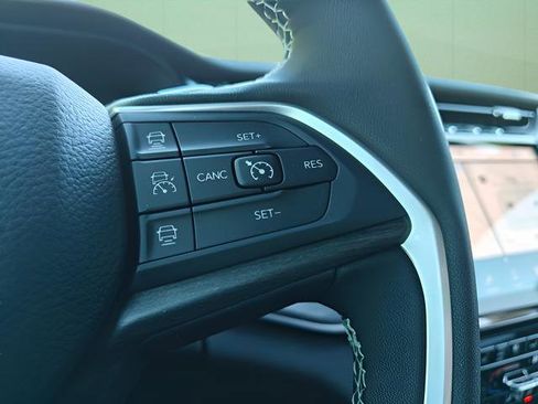 New 2025 Jeep Grand Cherokee L Limited w/ Luxury Tech Group II RWD image 22
