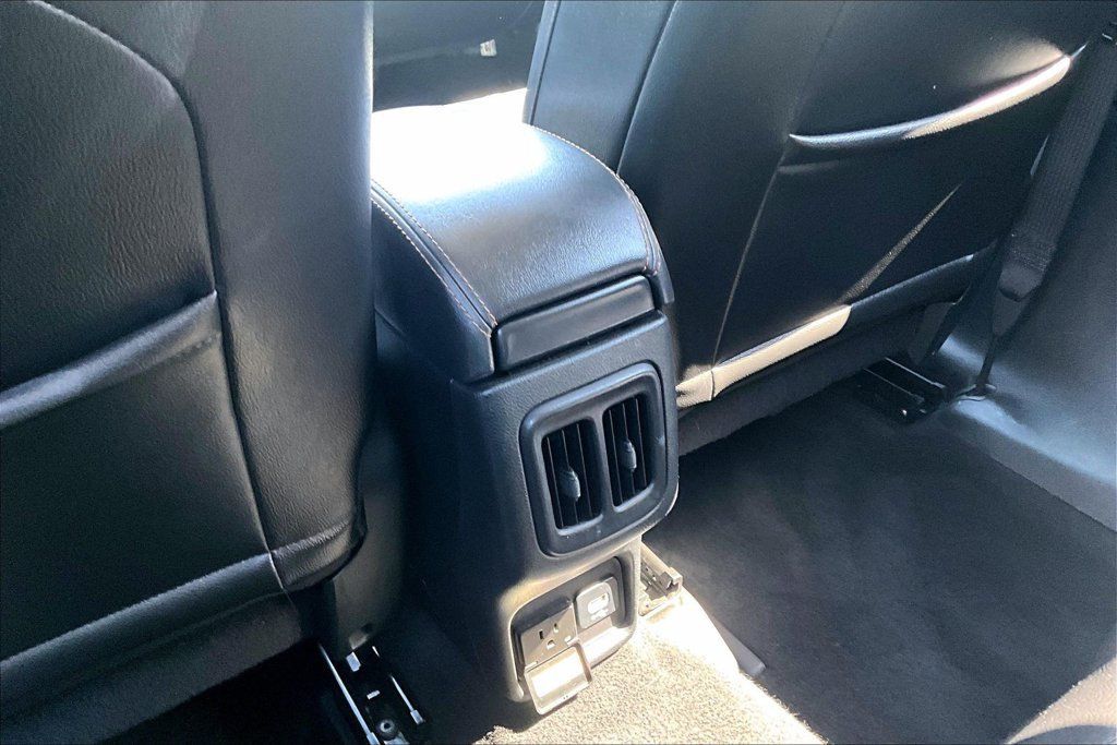 Used 2018 Jeep Compass Limited w/ Safe & Security Group AWD/4WD image 35