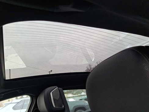 Used 2023 BMW 740i w/ Parking Assistance Package image 14