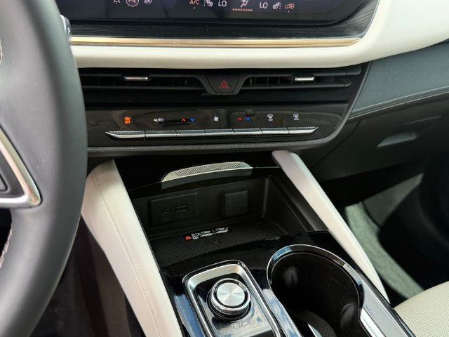 Used 2024 Buick Envision Avenir AWD/4WD image 19