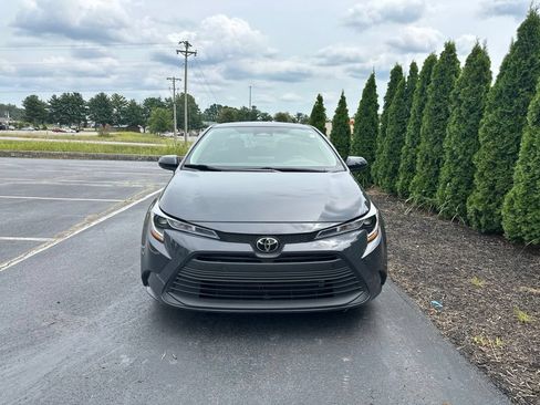 Certified 2025 Toyota Corolla LE FWD image 3