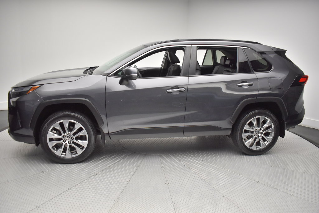 Used 2022 Toyota RAV4 Limited AWD/4WD image 8