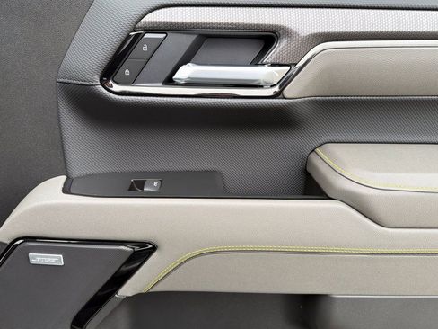 Used 2026 Chevrolet Silverado 1500 ZR2 image 18