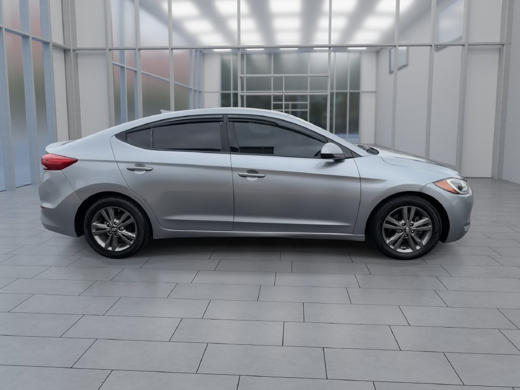 Used 2017 Hyundai Elantra SE FWD image 9