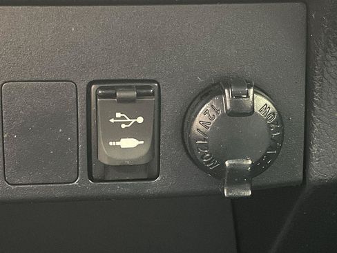 Used 2018 Toyota RAV4 Limited w/ Advanced Technology Package AWD/4WD image 24