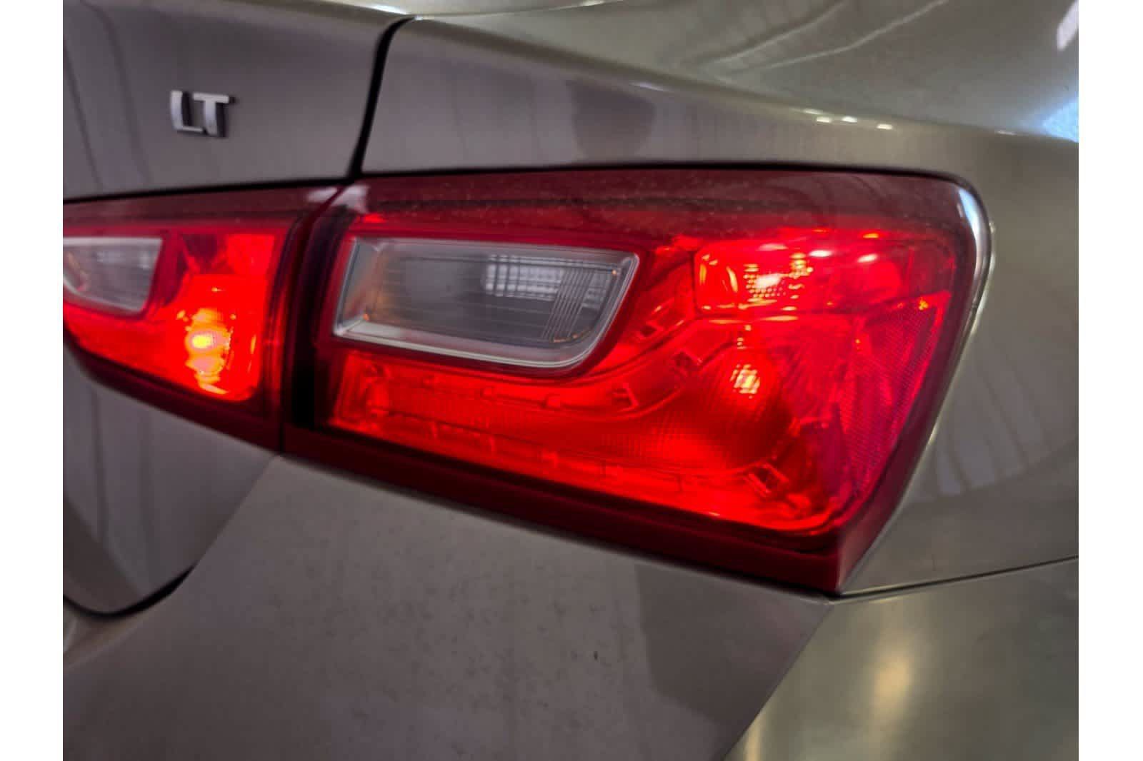 Used 2024 Chevrolet Malibu LT FWD image 9
