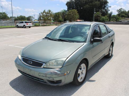 Used 2005 Ford Focus S FWD image 28