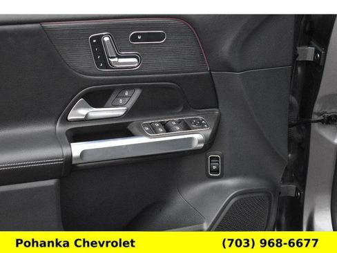 Used 2023 Mercedes-Benz GLB 250 250 4MATIC image 33