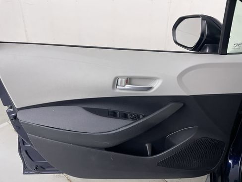 Used 2020 Toyota Corolla LE image 10