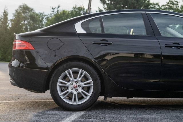 Used 2018 Jaguar XE Premium AWD/4WD image 10