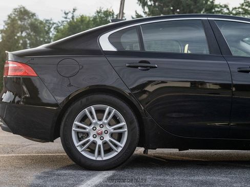 Used 2018 Jaguar XE Premium AWD/4WD image 10