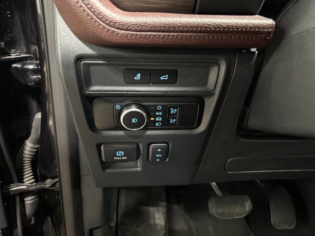 Used 2024 Ford Expedition Limited AWD/4WD image 13