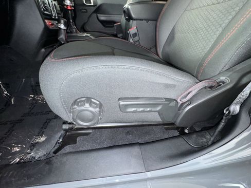 Used 2019 Jeep Wrangler Unlimited Rubicon w/ Dual Top Group AWD/4WD image 14