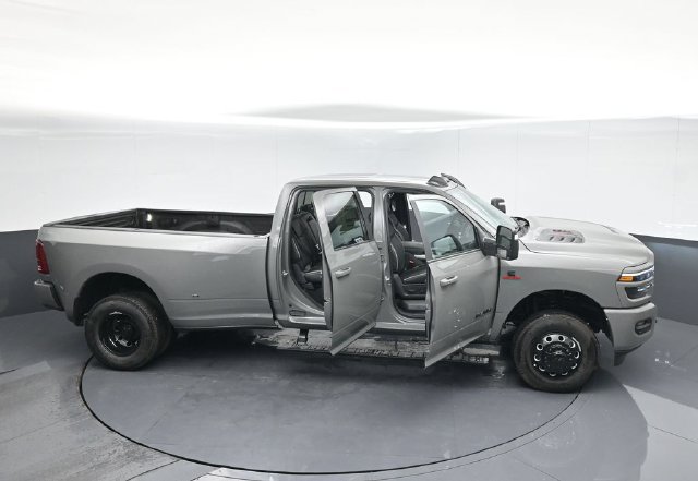 New 2026 RAM 3500 Laramie AWD/4WD image 62