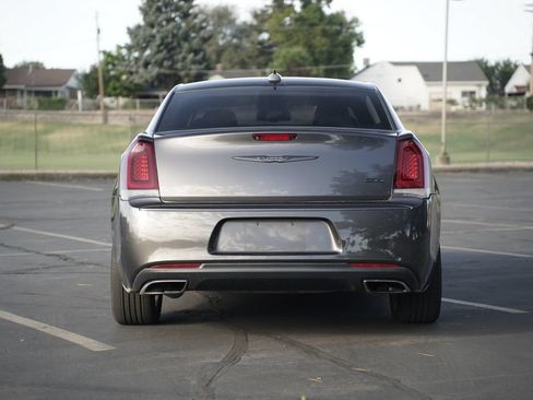 Used 2020 Chrysler 300 Touring w/ Sport Appearance Package RWD image 4