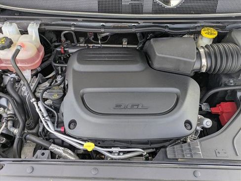 Used 2022 Chrysler Voyager LX FWD image 23