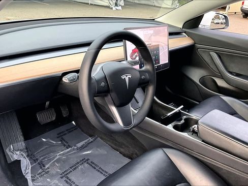 Used 2019 Tesla Model 3 Standard Range Plus image 17