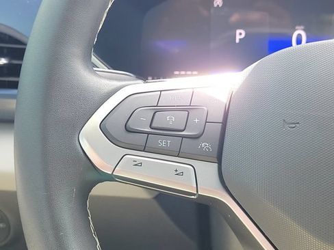 Certified 2023 Volkswagen Taos SE FWD image 20