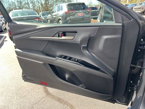 Used 2025 Toyota Camry SE image 26