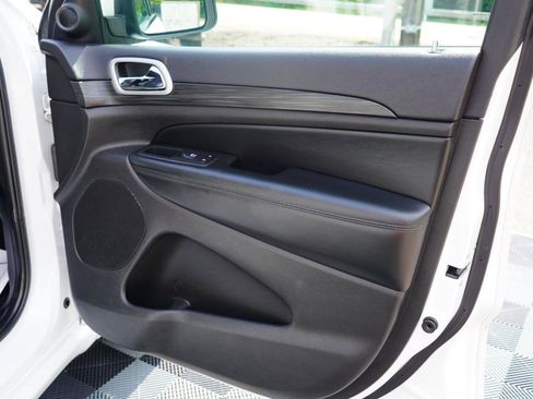 Used 2019 Jeep Grand Cherokee Altitude AWD/4WD image 48