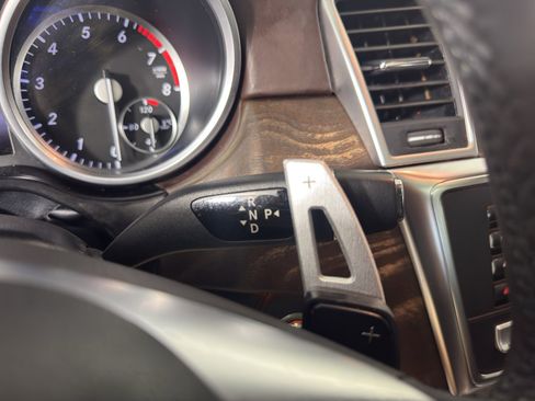 Used 2015 Mercedes-Benz GL 550 4MATIC image 25