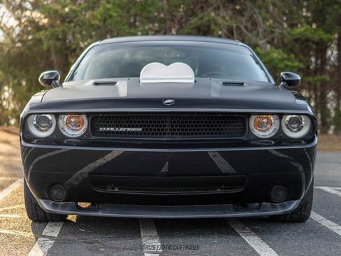 Used 2009 Dodge Challenger SRT8 w/ SRT Option Group II image 13