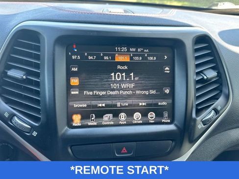 Used 2018 Jeep Cherokee Trailhawk w/ Cold Weather Group AWD/4WD image 6