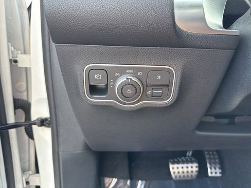 New 2025 Mercedes-Benz GLB 35 AMG 4MATIC image 21