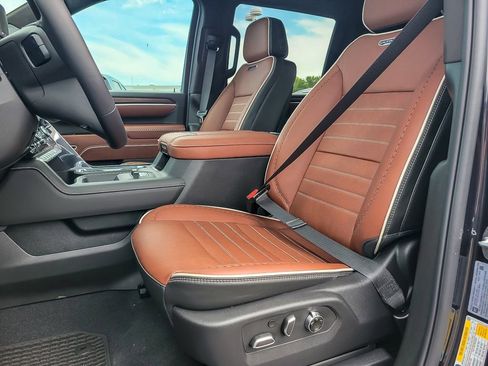 New 2026 GMC Sierra 3500 Denali Ultimate image 8