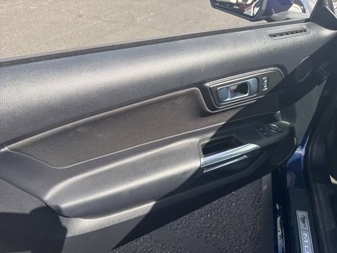 Used 2018 Ford Mustang GT w/ Equipment Group 301A RWD image 18