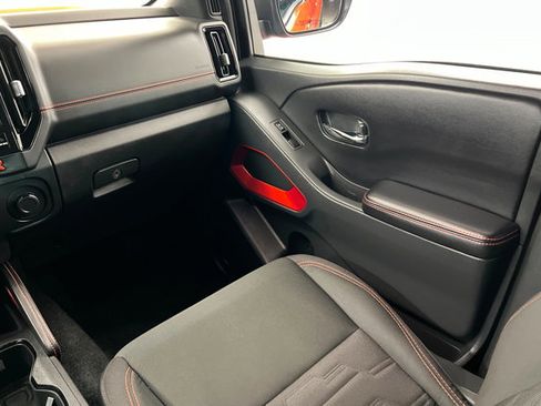 Certified 2025 Nissan Frontier PRO-4X image 10