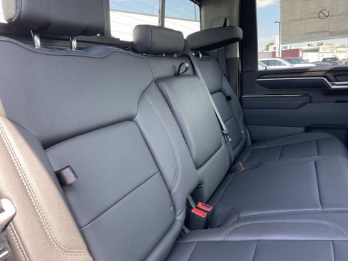 New 2025 GMC Sierra 2500 SLT image 25