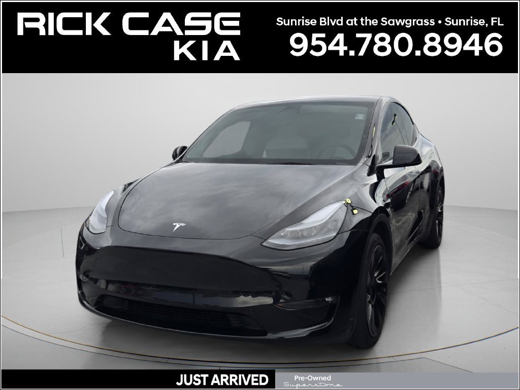 Used 2022 Tesla Model Y Long Range AWD/4WD image 1