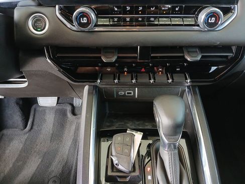 Used 2024 GMC Canyon Elevation w/ Convenience Package image 35